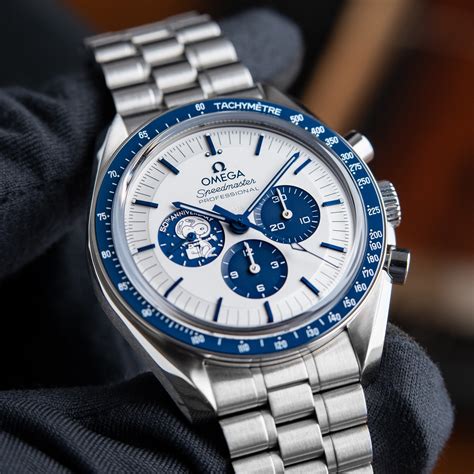 speedmaster silver snoopy 50th anniversary